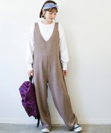グレイッシュベージュ