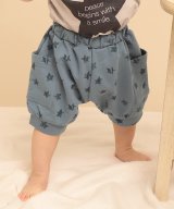グレー