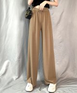 ベージュ