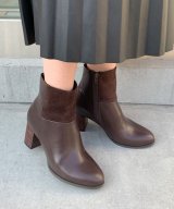 ダークブラウン
