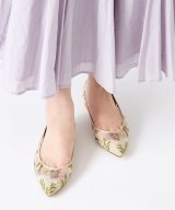 ベージュ