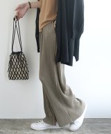 ダークグレー