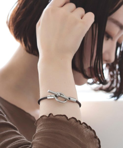 Wakami Beams 別注 T Bar レザー ブレスレット 21 bprビームス 雑貨 Bpr Beams D Fashion Wakami Beams 別注 T Bar レザー ブレスレット 21 bprビームス 雑貨 Bpr Beams D Fashion