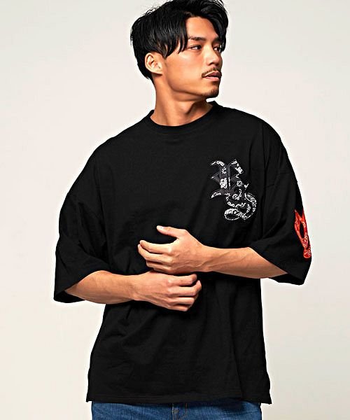 Tシャツ メンズ 半袖 ブランド 大きめ 大きいサイズ ティーシャツ ペイズリー アップリケ 刺繍 クルーネック モンスターシルエット ビッグシルエット トップ キャバリア Cavaria D Fashion Tシャツ メンズ 半袖 ブランド 大きめ 大きいサイズ ティーシャツ ペイズリー アップリケ 刺繍 クルーネック モンスターシルエット ビッグシルエット トップ キャバリア Cavaria D Fashion