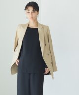 ベージュ