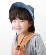 グレー