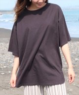 ダークグレー