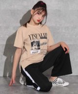 ベージュ