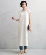 オフホワイト