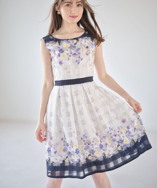 セール 50 Off シアーチェック フラワープリントノースリーブワンピース トッコクローゼット Tocco Closet D Fashion