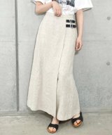 ベージュ