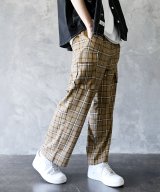 ベージュ