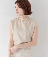 ベージュ