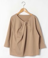 ベージュ