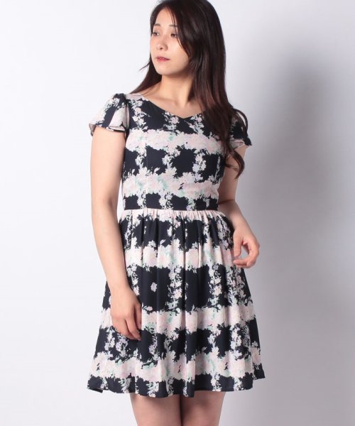 セール 80 Off マーガレットチェックワンピース レッセ パッセ Laisse Passe D Fashion セール 80 Off マーガレットチェックワンピース レッセ パッセ Laisse Passe D Fashion
