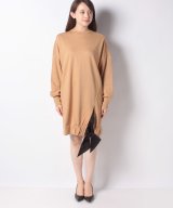 ベージュ