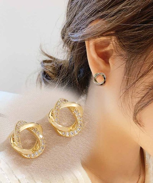 セール30 Off ピアス スタッドピアス 大ぶり モチーフピアス 可愛い イヤリング 人気アクセサリー ショッピングゴー Shoppinggo D Fashion