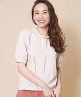 ベージュ