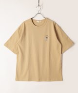 ベージュ