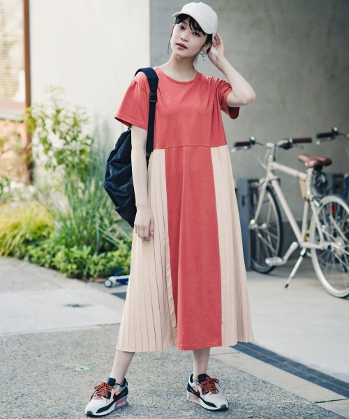 ぱっと着るだけでこなれたレイヤード風コーデが完成する サイドプリーツワンピース ハコ Haco D Fashion