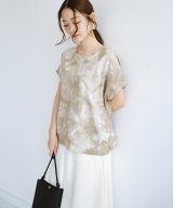 ライトベージュ