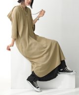 ベージュ
