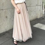 ベージュ