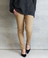 ベージュ