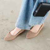 ベージュ