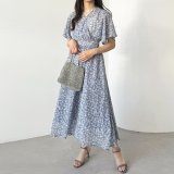 ブルー