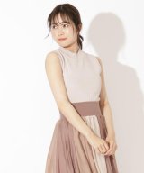 ベージュ