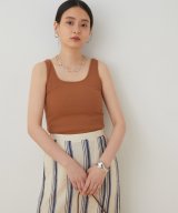ブラウン(22)