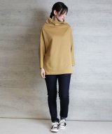 ベージュ