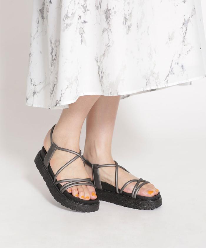 ハ*0様 MIHO NOJIRI ナノユニバースsuicoke サンダル ブラッ NEEDLES〉 x 〈SUICOKE〉今シーズン初登場となるスリッパ型