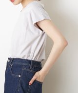 ベージュ