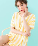 イエロー