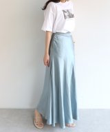 ライトブルー