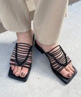 ブラック