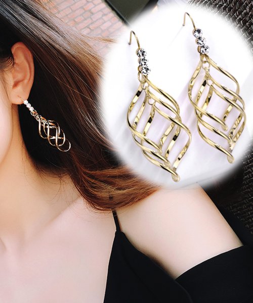 クーポン セール30 Off フックピアス 揺れる ロングピアス シンプル イヤリングかわいい 人気アクセサリー お洒落 輝く ネークチェーン 小顔効果 ショッピングゴー Shoppinggo D Fashion