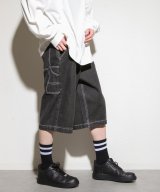 ブラック