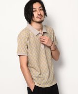 ベージュ