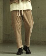 ベージュ