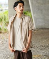 ベージュ