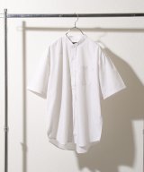 オフホワイト