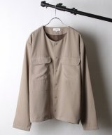 ベージュ