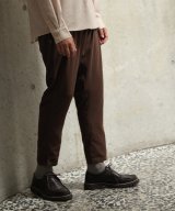 ブラウン