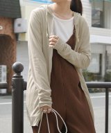 ベージュ
