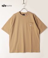 ベージュ