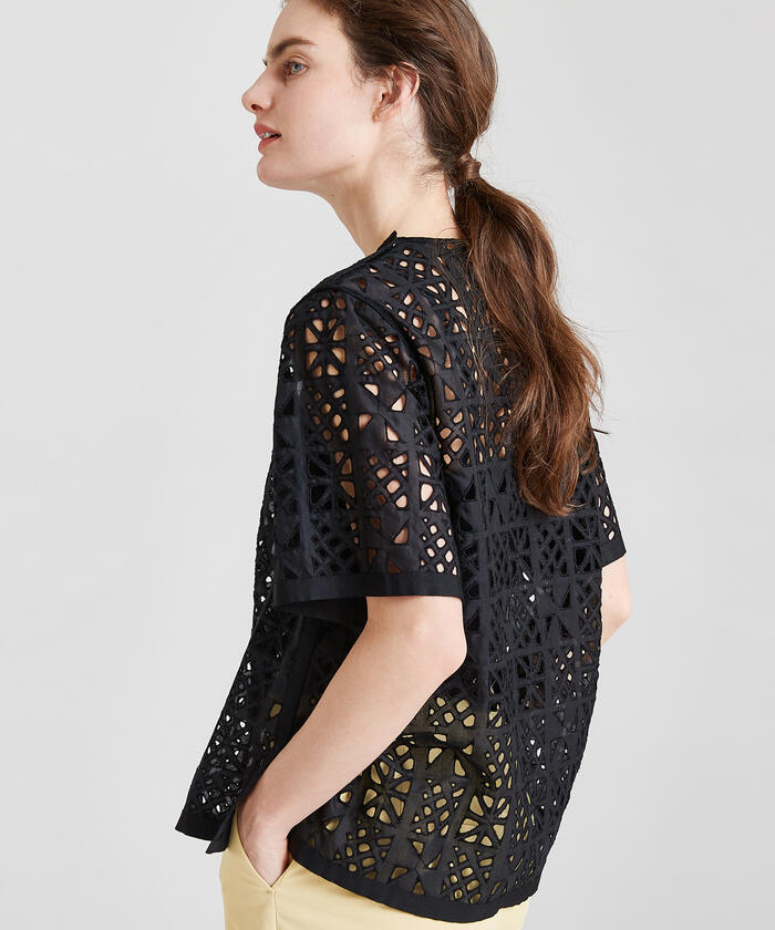 セール 40%OFF】トライアングルボーラー クルーネックブラウス