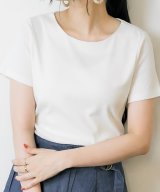 Uネック オフホワイト